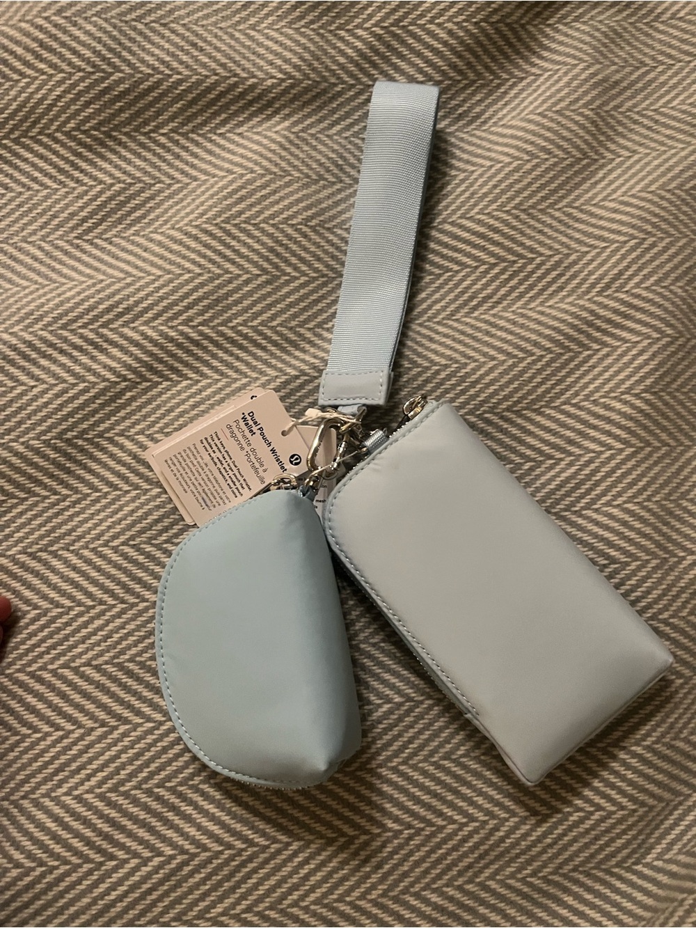NWT: $58 LULULEMON Dual Pouch Wristlet — Foam Cloud, Light Ivory, Silver - Picture 2 of 9
